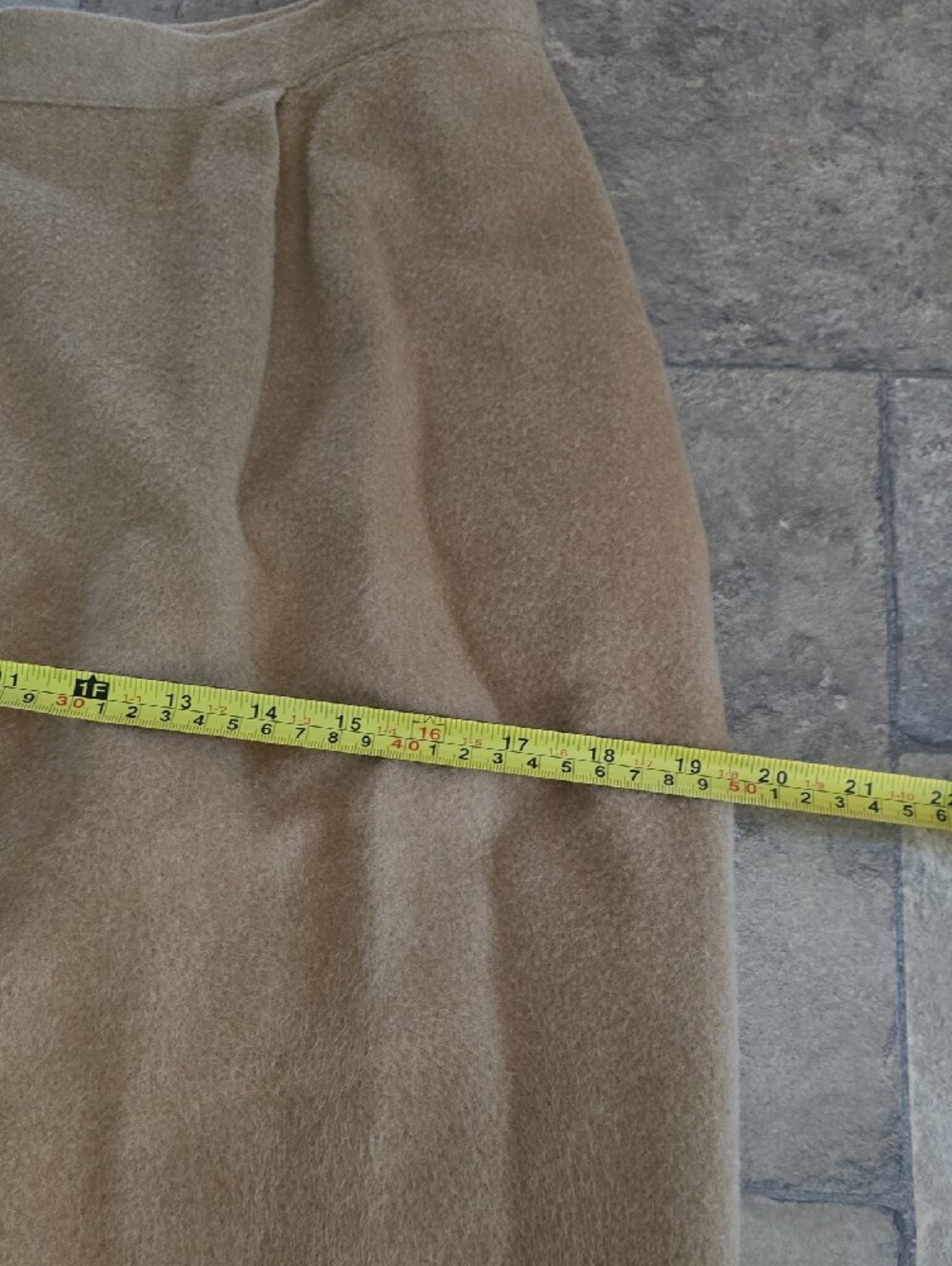 Vintage Brooks Brothers 100% Camel Hair Midi Pencil Skirt Pleated Tan Size 10 US - Picture 8 of 14